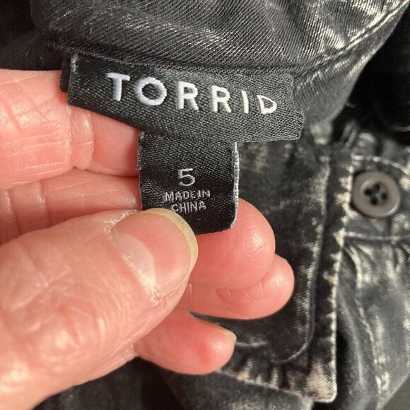 Womans Lizzie Rayon Twill Torrid Button-Up long sleeve Shirt Size 5 Gray - Picture 13 of 15